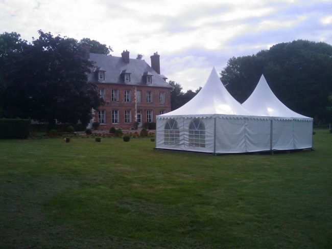Location de tente Garden Cottage pour repas de famille en Normandie